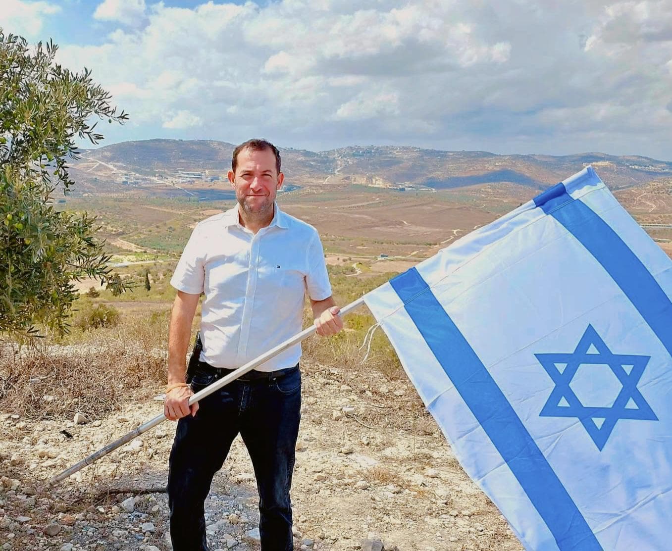 חודש אחרי שהוקמו מחדש: צעדת ענק מגנים לכדים בחול המועד
