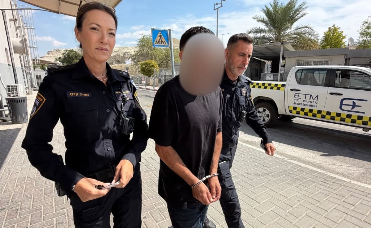 2 קילוגרם סמים הוסלקו בדפנות מזוודה - סוכלה הברחה בגבול המזרחי