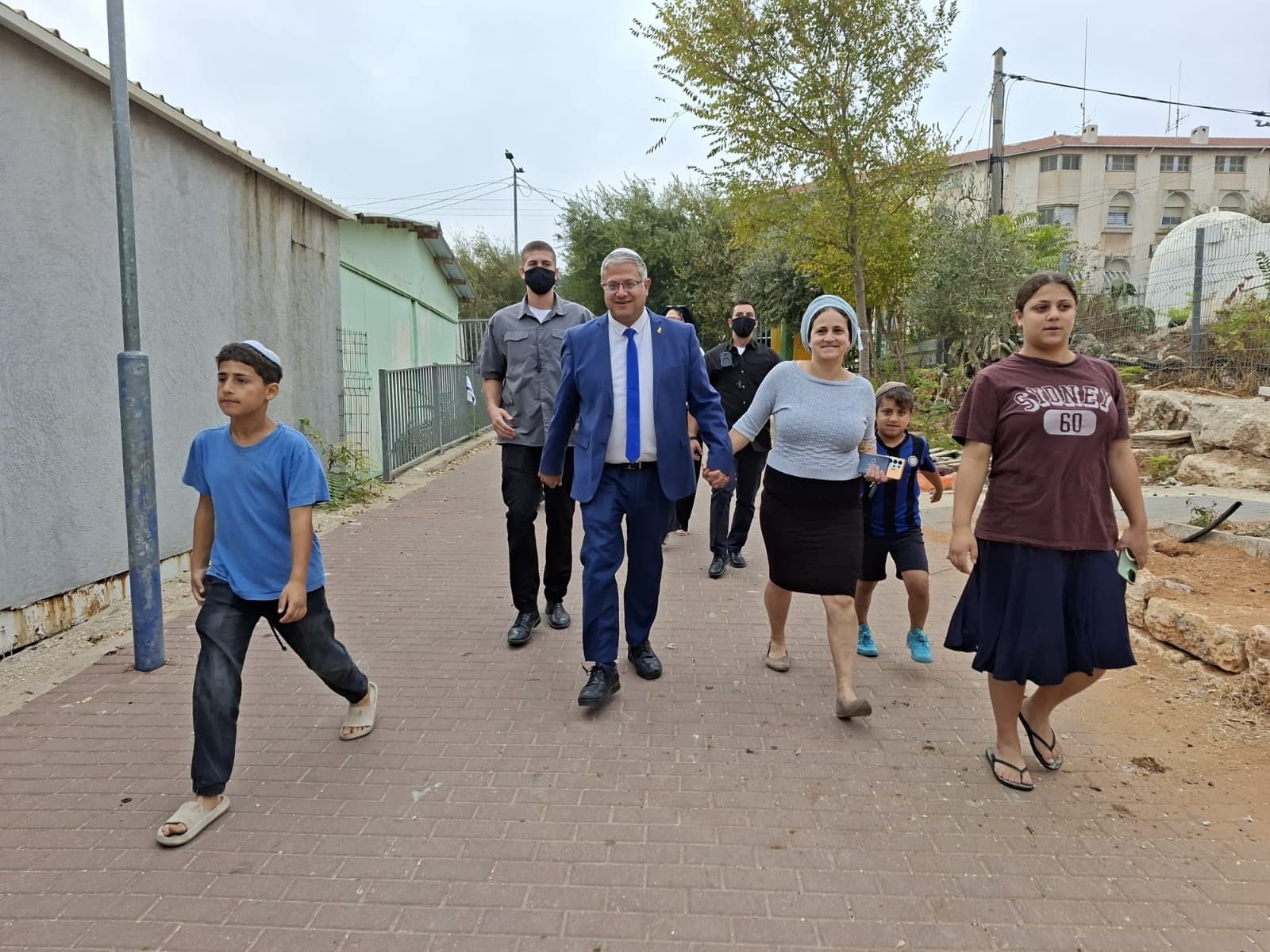 היום הבוחר | יו״ר עוצמה יהודית איתמר בן גביר הגיע עם משפחתו לקלפי