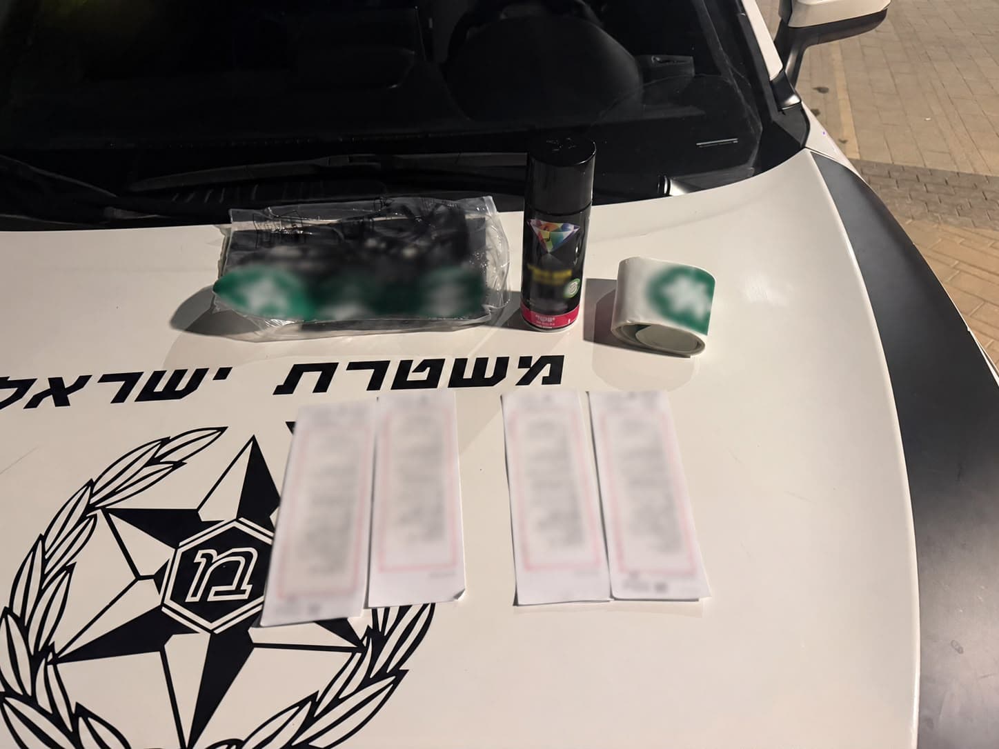 בעקבות דיווח תושבת למוקד 106: שני צעירים נתפסו בחשד להשחתת רכוש עירוני בגרפיטי