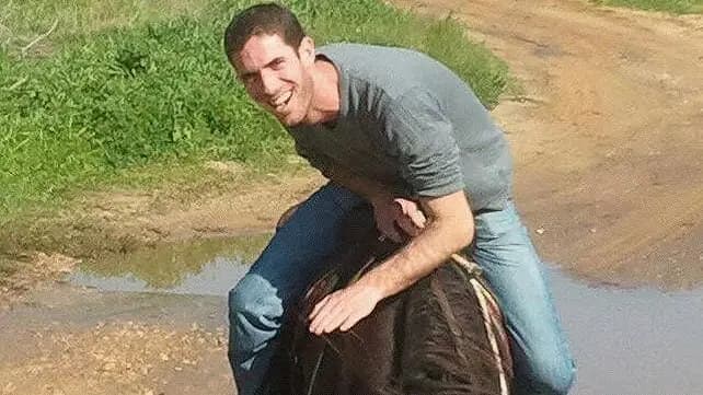 השגריר לייטר מעדכן על מצב בנו: "התחיל לנשום בכוחות עצמו, מצבו עדיין קשה"