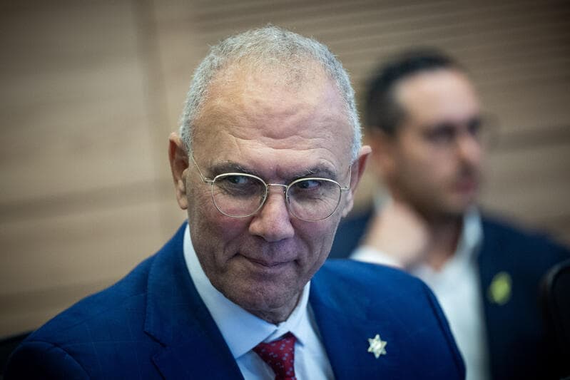 המפגש המרגש: השגריר יוסי שלי לטייס ההודי הגיבור – "עשית משהו אמיץ נגד כל הסיכויים"
