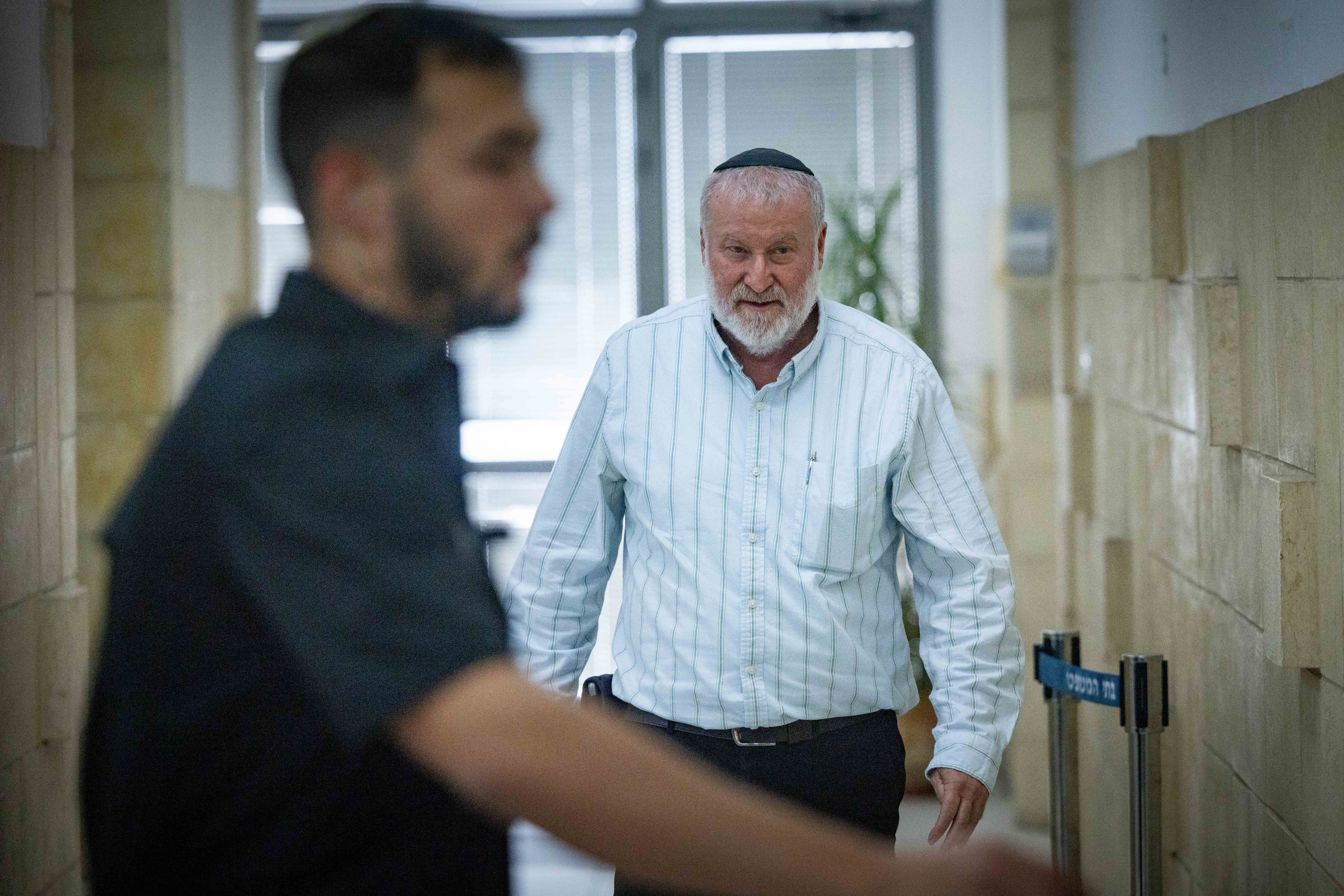 מנדלבליט על תיק 4000: היה לחץ תקשורתי לפתוח בחקירה