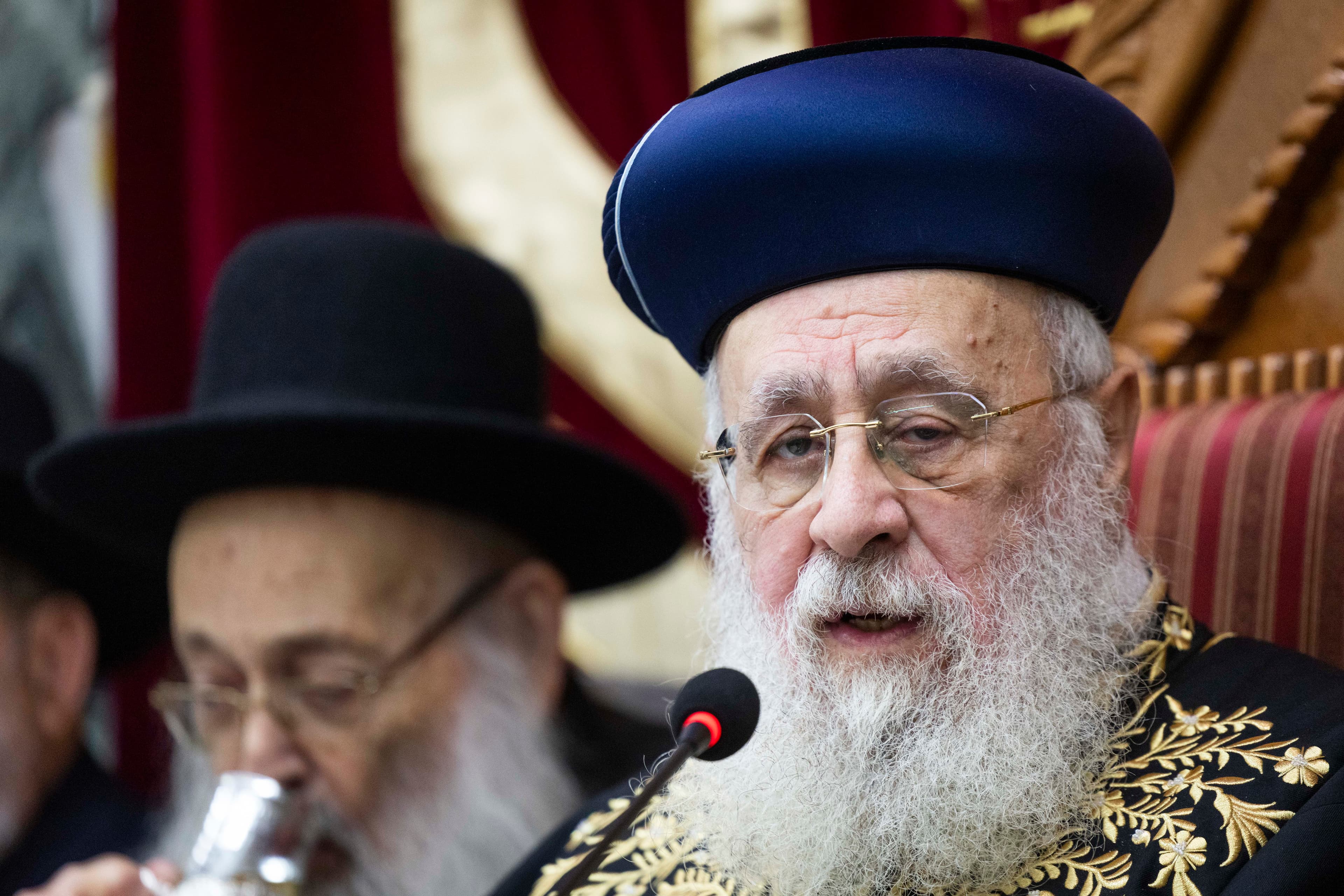 הרב יצחק יוסף באיגרת לבני הישיבות: "הסדרת מעמדם של לומדי התורה תהיה הדבר הראשון במעלה"