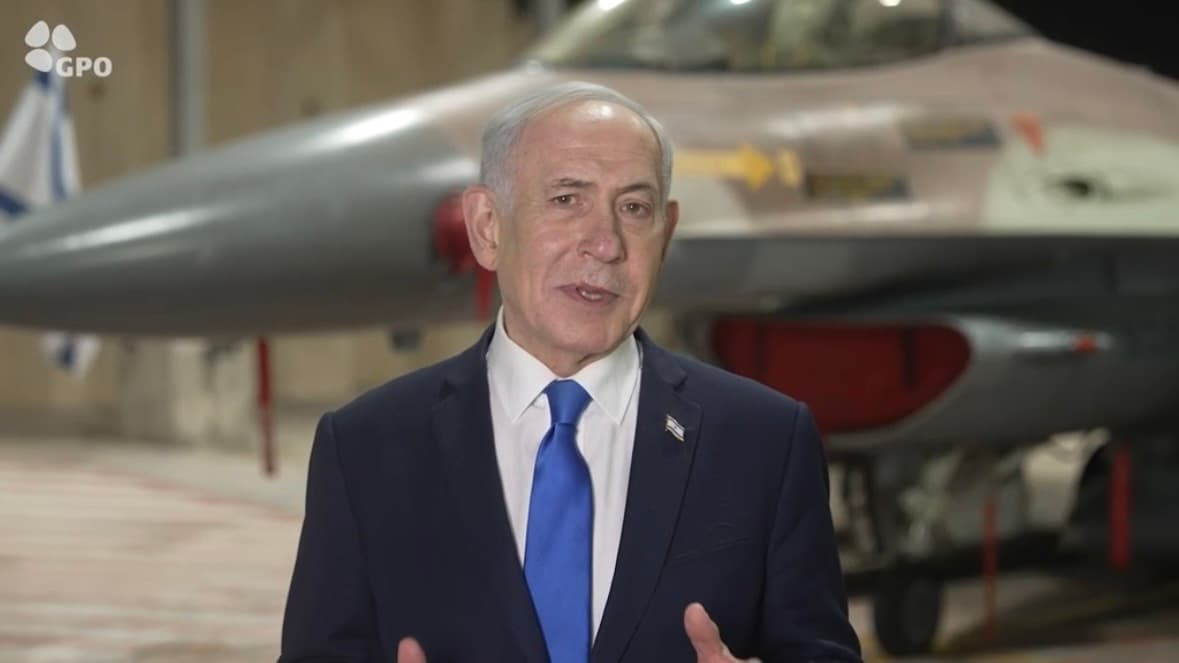 נתניהו מבסיס חיל האוויר: “אל תנסו אותנו, אתם תספגו מכות יותר קשות ממה שספגתם עד היום” | צפו