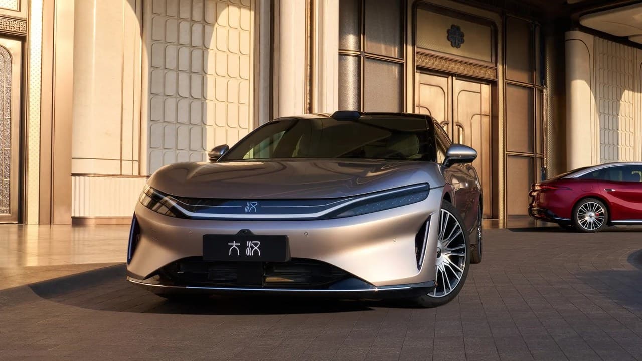 BYD השיקה את ה"דה האן" החשמלית: טווח של 1,008 ק"מ, טעינה בתשע דקות ומחיר נמוך מהצפוי