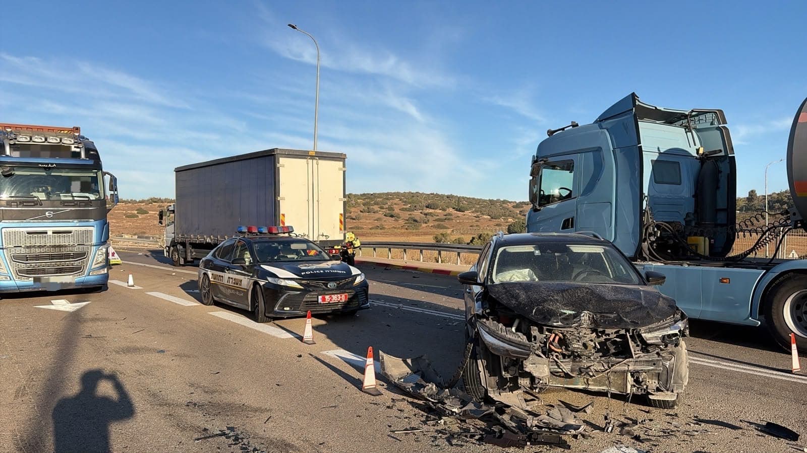 תאונה קשה בכביש 35: אישה כבת 60 נפצעה קשה בהתנגשות בין משאית לשני כלי רכב
