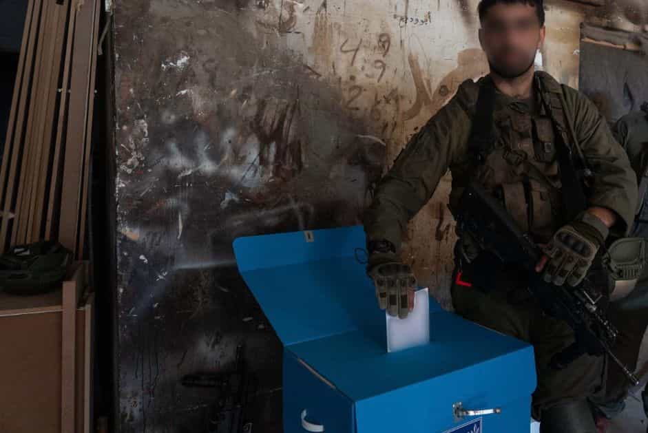 חיילי צה"ל החלו להצביע בבחירות: יותר מ-850 קלפיות צבאיות נפרסו בכלל הגזרות