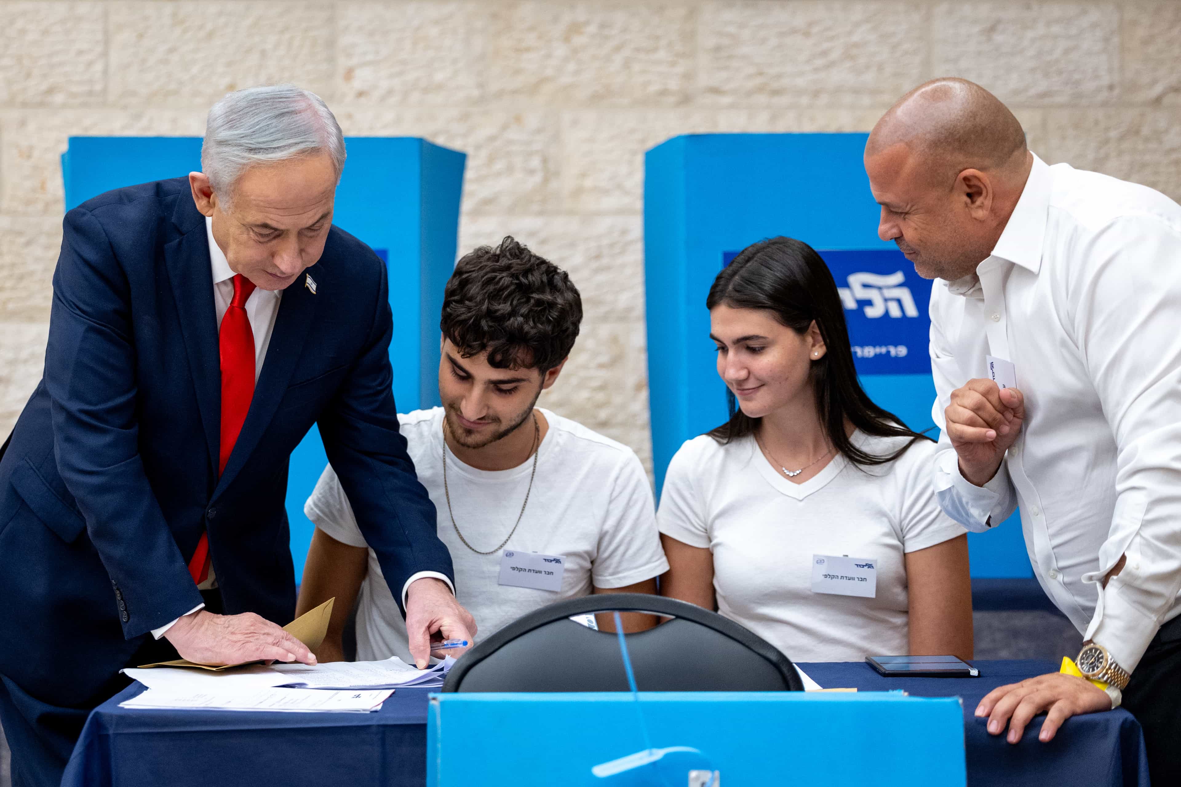 בימין מעלים הילוך: אלפי מתנדבים יגויסו לקראת יום הבחירות