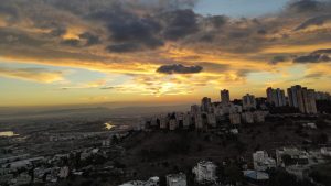 מזג האוויר: מעונן חלקית עד בהיר, תחול ירידה קלה בטמפרטורות