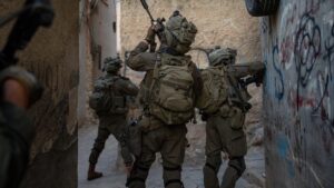 סערה בעולם ישיבות ההסדר: 12 ראשי ישיבות קוראים לתלמידיהם להימנע מגיוס לחיל השריון