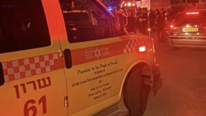 אירוע אלימות בחולון: גבר כבן 40 פונה במצב בינוני