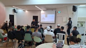 בשיתוף המשטרה: פעילות מיוחדת על עולם המשפט וחוק הנוער התקיימה בקריית מלאכי