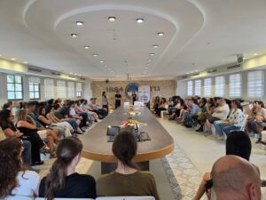 בוגרי מערכת החינוך בגדרה קיבלו את תעודת הצטיינות מנכ"ל משרד החינוך