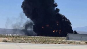טרגדיה בבסיס חיל האוויר בקליפורניה: שמונת אנשי הצוות נהרגו בהתרסקות מפציץ B-52 במהלך טיסת ניסוי