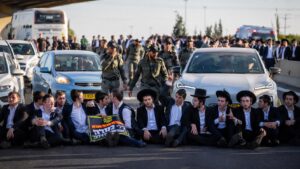 הרב יצחק יוסף לבחורי הישיבות: "בשום אופן לא לרדת לחסימת כבישים"