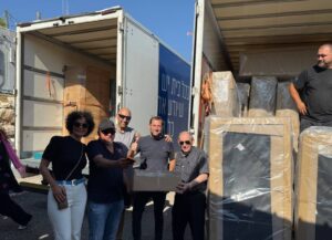 שמרת הזורע תרמו רהיטים רבים לחוות גלעד | את החיבור עשה בועז גולן מחדשות 04 | צפו
